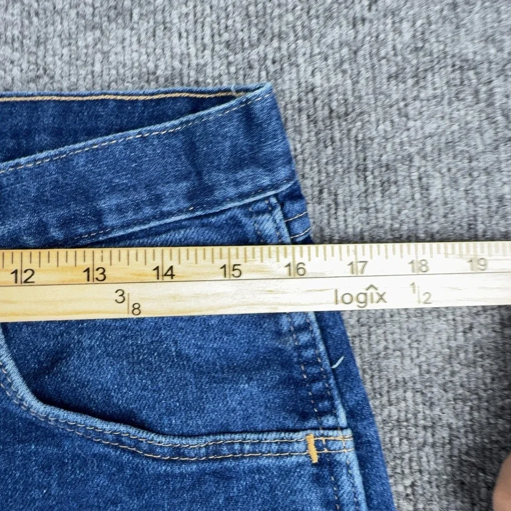 Wrangler Jeans Mens 32x30 Blue‎ Medium Wash Regular Fit Straight Denim 85900DW